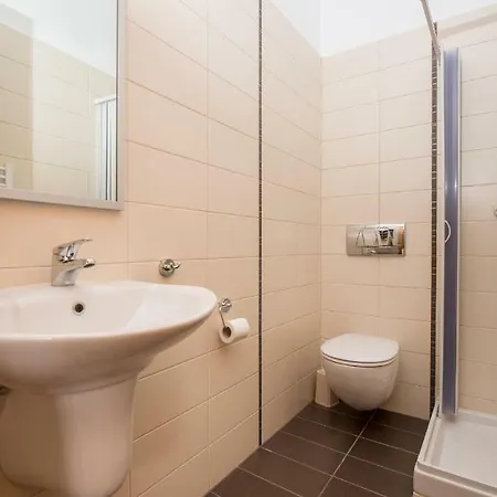 Louloudis Pool Villa *