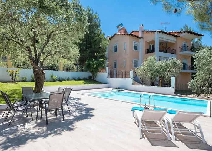 Louloudis Pool Villa