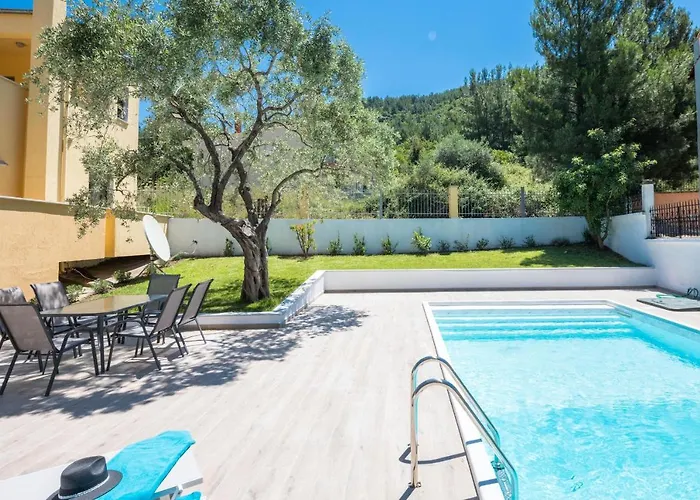 Villa Louloudis Pool *