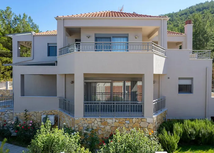 Louloudis Pool Villa *