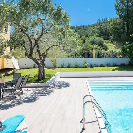 Villa Louloudis Pool *