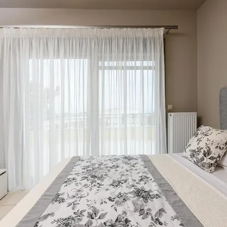 ヴィラ Louloudis Pool