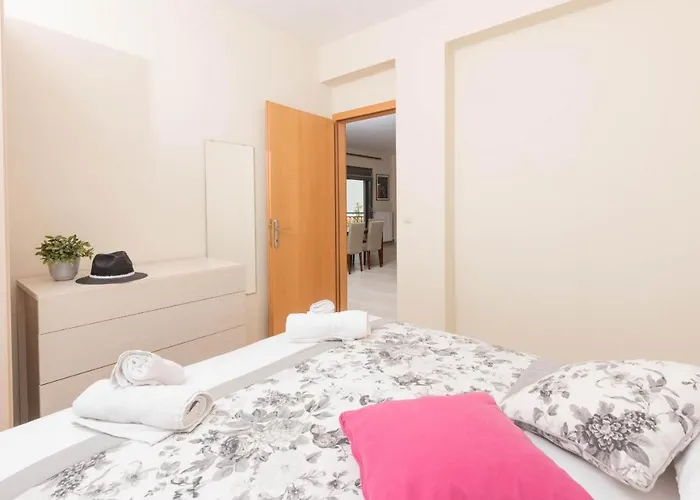 别墅 Louloudis Pool *